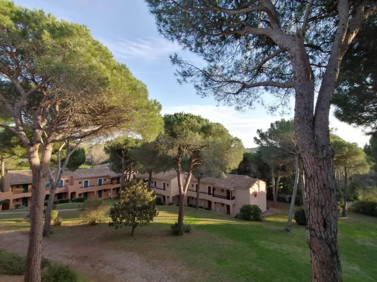 Résidences du golf Saint-Raphaël Esterno foto