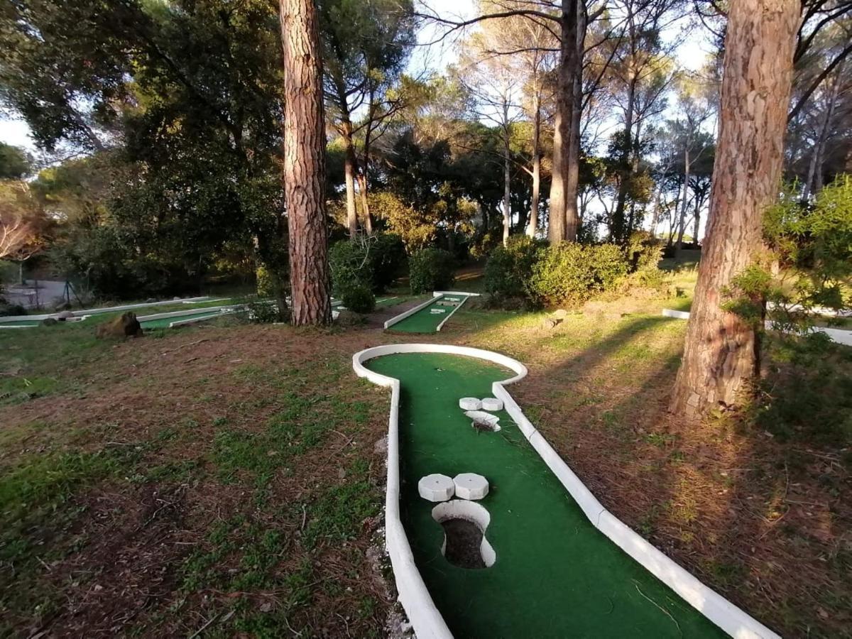 Résidences du golf Saint-Raphaël Esterno foto