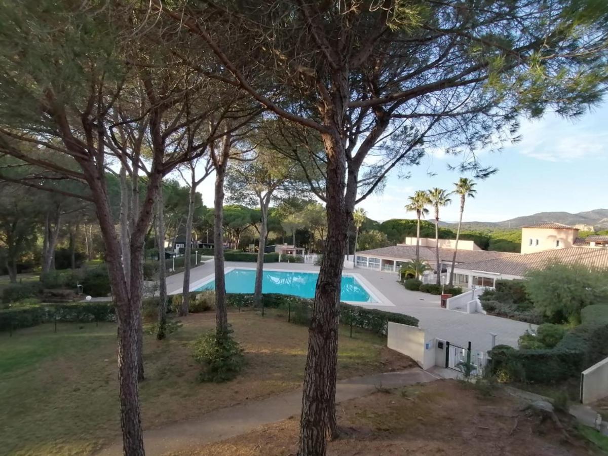 Résidences du golf Saint-Raphaël Esterno foto