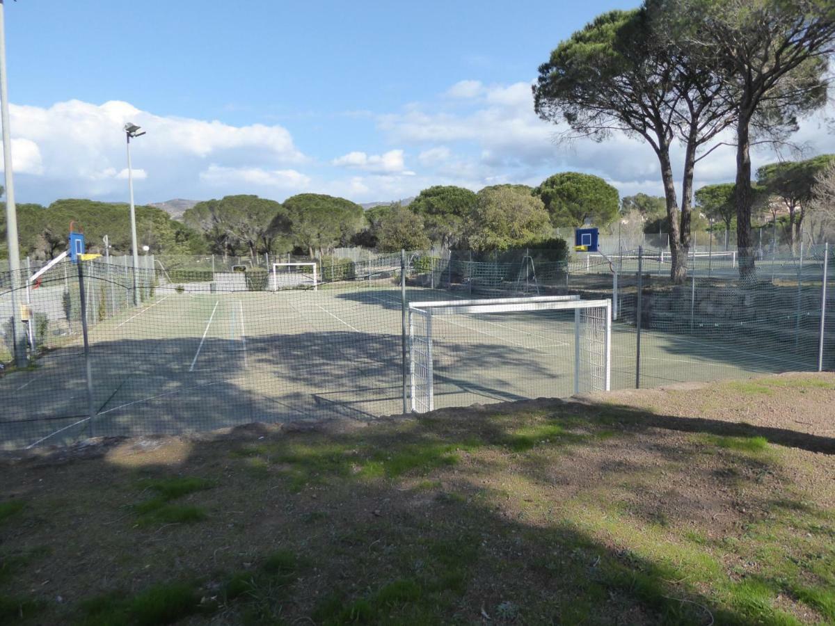 Résidences du golf Saint-Raphaël Esterno foto